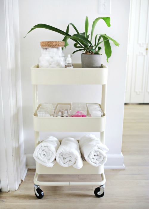 12 Bathroom Storage Solutions- What home couldn't use more storage in the bathroom? Check out these 12 creative bathroom storage solutions for some organizing ideas! | #organizingTips #homeOrganization #bathroomOrganization #bathroomStorage #ACultivatedNest