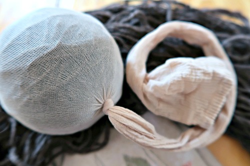 DIY Wool Dryer Balls- Save money and dry your clothes the all-natural way with these DIY wool dryer balls. They're so easy to make, and you'll never need dryer sheets again! | frugal living, safe dryer sheet substitute, how to make dryer balls, homemade felted dryer balls, handmade, tutorial, #DIY