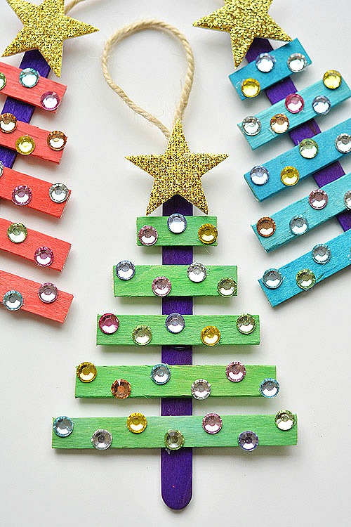 15 Dollar Store Crafts for Christmas- Even if you're on a tight budget, your home can look lovely for Christmas! Check out these 15 fun and frugal dollar store Christmas crafts for ideas! | #ChristmasCrafts #ChristmasDIYs #homemadeOrnaments #diyProjects #ACultivatedNest