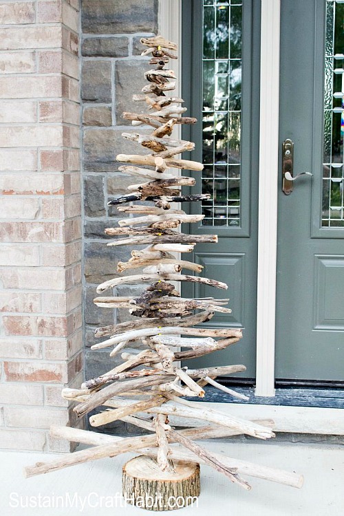 15 Easy DIY Outdoor Christmas Decorating Ideas- A Cultivated Nest