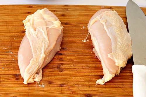 How to Quarter a Whole Chicken- You can save a lot of money on meat if you know how to quarter a whole chicken at home. And it only takes 5 minutes! Check out my easy tutorial! #frugalLiving #chicken #meat #saveMoney