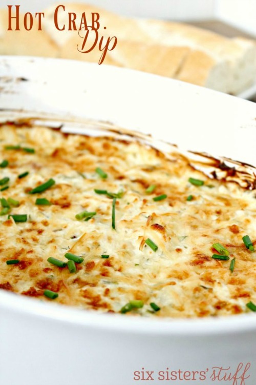 https://acultivatednest.com/wp-content/uploads/2017/12/new-years-eve-party-food-ideas-hot-crab-dip.jpg