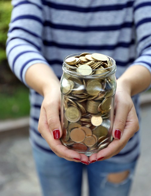 Put quarters in a mason jar for laundry money! Great idea for