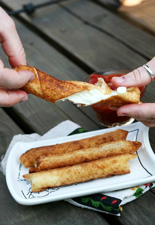 How To Stick Egg Roll Wrappers