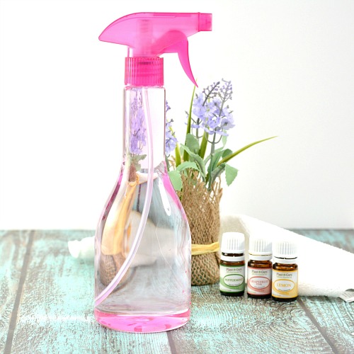 DIY Counter Cleaner Made with Essential Oils- This homemade counter cleaner is all-natural, easy to make, and effective. Plus it's inexpensive! Check out the easy tutorial! | #DIY #diyCleaner #cleaning #essentialOils #homemade #homemadeCleaner #cleaner #counterCleaner #kitchenCleaner #frugal #frugalLiving #saveMoney #moneySavingTips #waysToSaveMoney