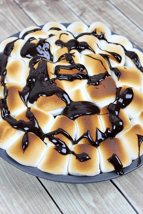 S'mores Brownie Bake- Warm fudge on top. | #brownies #recipe #dessert #baking #chocolate #smores #camping #food #homemade #semiHomemade