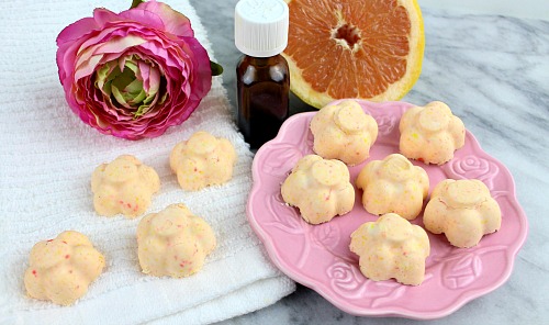 Grapefruit Mint DIY Shower Steamers- If you struggle to really wake up in the morning, then you need these grapefruit mint DIY shower steamers in your shower or bath! They're so invigorating, and such a great way to wake up! | how to wake up easier in the morning, wake up happy, #diy #craft #showerSteamers #essentialOils #diyGift #homemade