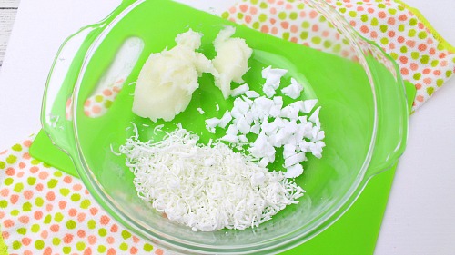 DIY Sugar Scrub Cubes: Key Lime- Materials in bowl. | sugar scrub bars, homemade body scrub, exfoliate, exfoliating, #bodyScrub #DIY #sugarScrub #beauty #diyGift #homemadeGift