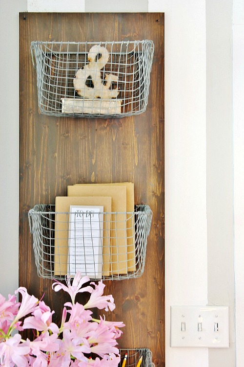 DIY Farmhouse Style Organization- There's no need to spend hundreds or thousands of dollars to give your home the farmhouse look that you want! Instead, check out these thrifty tips and DIY farmhouse decor ideas! | #farmhouse #DIY #farmhouseDecor #farmhouseStyle #diyProject #fixerUpper #saveMoney #moneySavingTips #frugalLiving #frugal #ACultivatedNest