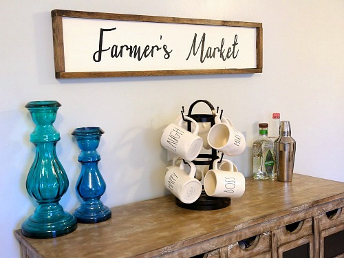 Inexpensive Ways to Get the Farmhouse Look- There's no need to spend hundreds or thousands of dollars to give your home the farmhouse look that you want! Instead, check out these thrifty tips and DIY farmhouse decor ideas! | #farmhouse #DIY #farmhouseDecor #farmhouseStyle #diyProject #fixerUpper #saveMoney #moneySavingTips #frugalLiving #frugal #ACultivatedNest