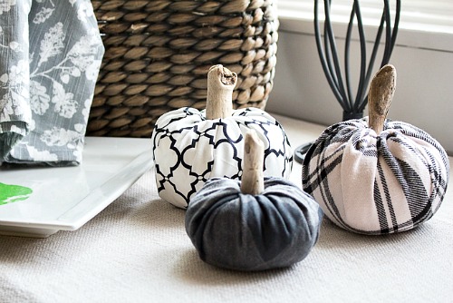 No-Sew DIY Fabric Pumpkins- These no-sew DIY fabric pumpkins are an easy and frugal way to add new fall decor to your home. Plus, they're really easy to customize! | #DIY #craft #decor #pumpkins #fall #fallDecor #autumn #noSew #decorating #fallDecorating #ACultivatedNest