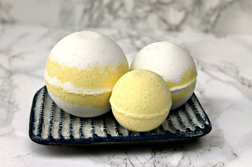 lemon bath bomb