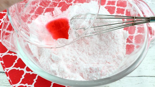How to Make Candy Cane Bath Bombs- For a fun and festive way to relax this holiday season, make these DIY candy cane bath bombs! They make a great homemade gift! | beauty, bath fizzy tutorial, #bathBomb #DIYGift #ACultivatedNest