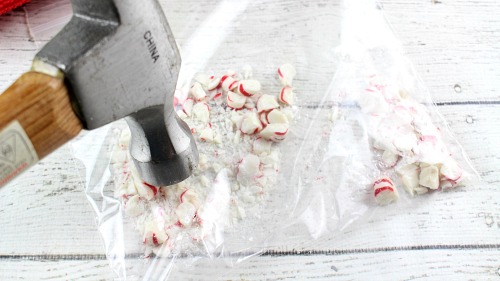 DIY Peppermint Sugar Scrub Squares- These DIY candy cane sugar scrub cubes smell like peppermint! They're wonderful DIY Christmas gifts, or a great way to keep your skin healthy in the winter! | body scrub, face scrub, hand scrub, homemade gift ideas, #diyGift #sugarScrub #ACultivatedNest