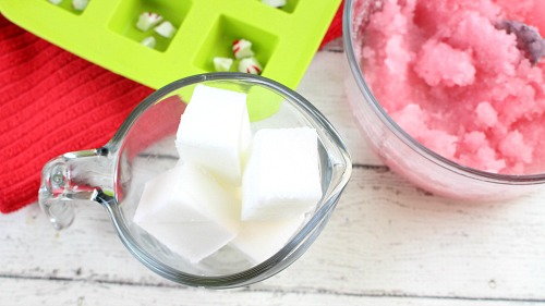 Make Your Own Peppermint Sugar Scrub Cubes- These DIY candy cane sugar scrub cubes smell like peppermint! They're wonderful DIY Christmas gifts, or a great way to keep your skin healthy in the winter! | body scrub, face scrub, hand scrub, homemade gift ideas, #diyGift #sugarScrub #ACultivatedNest