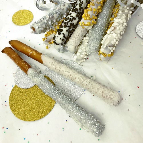 Glittery New Year's Pretzel Stick Party Appetizer Recipe- If you need a tasty and easy New Year's Eve party appetizer for a large crowd, you have to make these sparkly New Year's pretzel sticks! | homemade appetizer recipe, easy party dessert recipe, snack, #recipe #NewYearsEve #ACultivatedNest