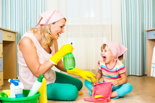 https://acultivatednest.com/wp-content/uploads/2019/01/tips-for-house-cleaning-with-your-children-mom-and-daughter.jpg