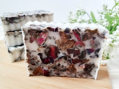 Coconut Rose Easy Homemade Soap Recipe- If you want a luxurious homemade soap to use or give as a gift, you have to make this coconut rose DIY soap! It uses real rose petals! | DIYs that use essential oils, floral soap, how to make your own soap, melt and pour soap recipes, goat milk soap, #soap #DIY #ACultivatedNest