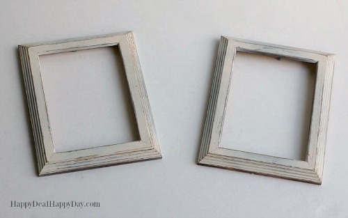 Distressed Dollar Store Frames- An inexpensive and easy way to make pretty decor is with dollar store materials! Check out all of this pretty home decor made with dollar store frames! | dollar store decor DIY projects, dollar store crafts, upcycle old frames, #dollarStore #dollarTree #DIY #decor #AcultivatedNest