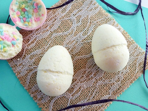 Easter Egg Bath Bombs Non-Candy Easter Gift- If you want a fun non-candy DIY gift to put in Easter baskets this year, then you need to make these sprinkle surprise Easter egg bath bombs! | homemade gift, DIY bath bomb, homemade bath bomb, Easter bath bomb, Easter basket stuffer, #Easter #bathBombs #ACultivatedNest