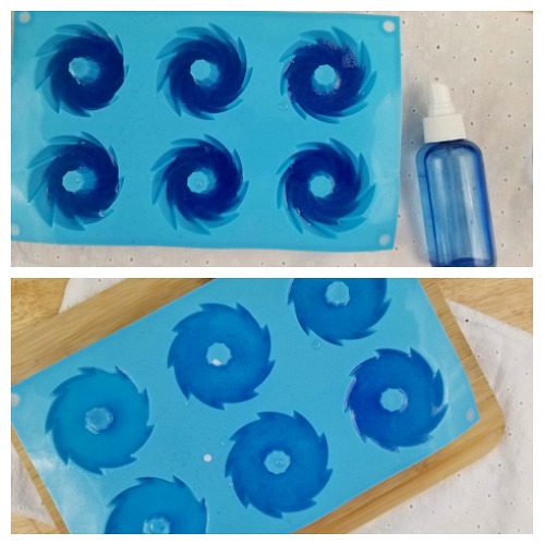 All-Natural Exfoliating Homemade Soap- If you want to make your skin beautiful, you need to make some of this all-natural DIY exfoliating soap! It uses jojoba beads! | melt and pour soap tutorial, homemade soap, soap craft, blue and white soap, #DIY #soap #soapmaking #ACultivatedNest