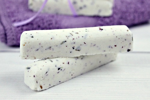 DIY Floral Bath Bomb Bars- For a DIY bath bomb that's easier to use and store, you have to make these luxurious rose and lavender bath bomb bars! They make a great DIY gift, too! | homemade beauty product, how to make a bath bomb, bath bomb sticks, DIY gift ideas, #bathBomb #beauty #diy #ACultivatedNest