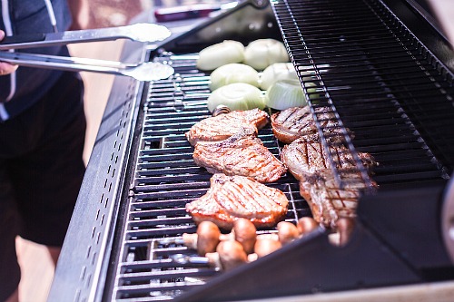 A better way to clean your BBQ grill