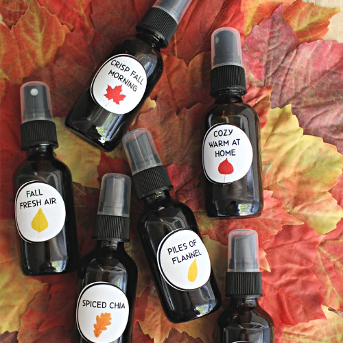 DIY Fall Room Sprays with Essential Oils- Make your home smell like fall the chemical-free way with these DIY fall room sprays made with essential oils! Free printable labels are included! | autumn homemadehome spray, DIY air freshener, all-natural room spray, #DIY #roomSpray #fall #essentialOils #ACultivatedNest