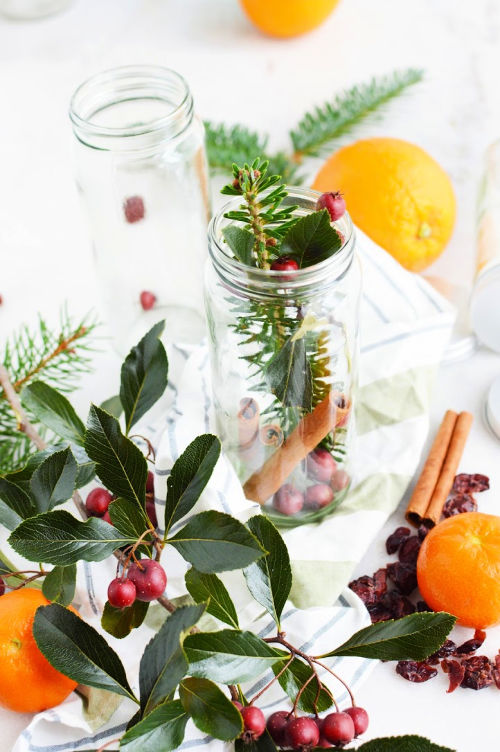 Christmas DIY Potpourri Gift Jars- These holiday simmering potpourri DIY gift jars are a thoughtful and delightful idea for family and friends. They smell amazing and look gorgeous! | #diyGift #homemadeGift #simmeringPotpourri #potpourri #ACultivatedNest