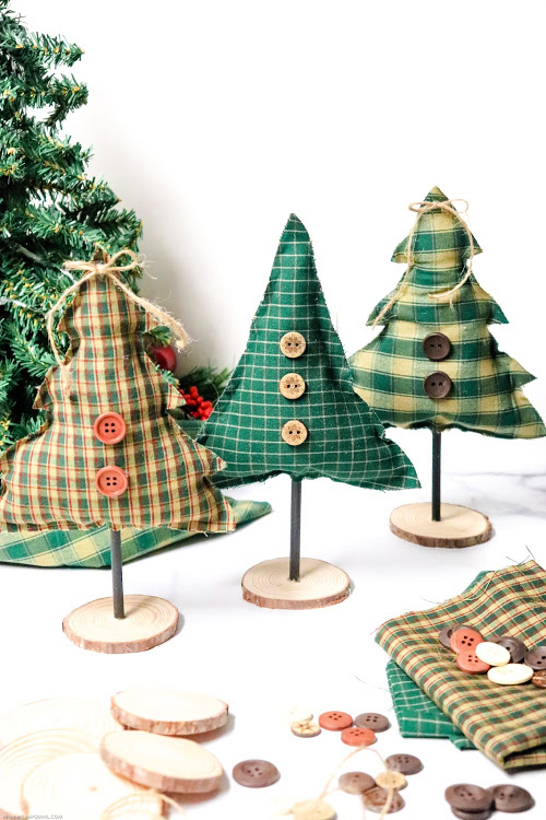 No-Sew Christmas Tree Decor Craft- No sewing experience is needed for this festive no-sew tree craft! It's easy and fun to make, and is a beautiful addition to your holiday decor! | holiday decoration DIY, Christmas tree craft, #craft #DIY #ChristmasDecor #noSew #ACultivatedNest