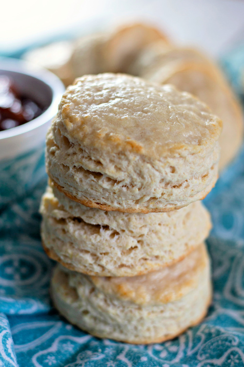 Delicious Biscuit Side Dish Recipe- These flaky old fashioned buttermilk biscuits are perfect for an easy breakfast or side dish. They taste delicious and are really easy to make! | #recipe #biscuits #baking #food #ACultivatedNest