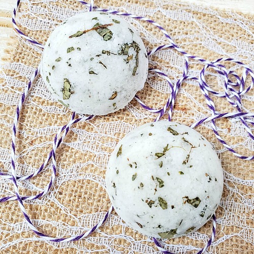 Soothing DIY Eucalyptus Shower Melts- These soothing DIY eucalyptus shower melts can help clear your sinuses if you have a stuffy nose. And they're very easy to make! | #showerMelt #DIY #showerFizzy #essentialOils #ACultivatedNest