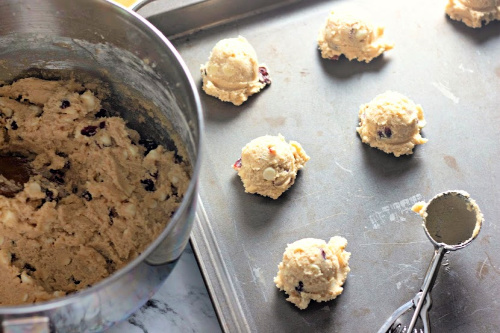 Delicious White Chocolate Chip Cranberry Homemade Cookies- These delicious cranberry white chocolate chip cookies are mind-blowing good, are perfect for all occasions, and are super easy to make! | #cookies #dessertRecipes #desserts #recipes #ACultivatedNest