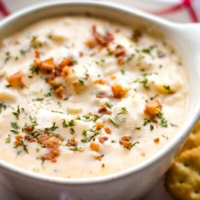 Delicious Cheesy Potato Chowder Recipe - This Delicious Cheesy Potato Chowder recipe is so simple to make. Warm-up to a hot bowl of potato chowder on a cold day and you'll be glad you did. | #ACultivatedNest