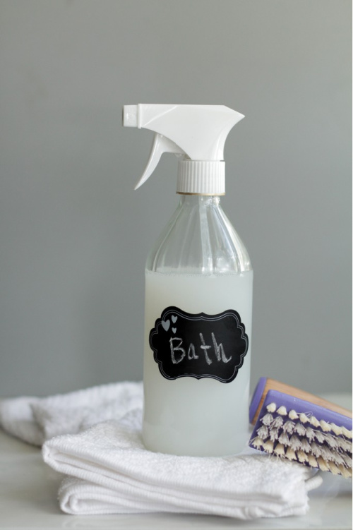 10 Homemade Bathroom Cleaners- These incredible DIY bathroom cleaning products are inexpensive, easy to make, and will leave your bathroom fresh and clean! | #homemadeCleaningProducts #diyCleaners #bathroomCleaning #cleaningTips #ACultivatedNest