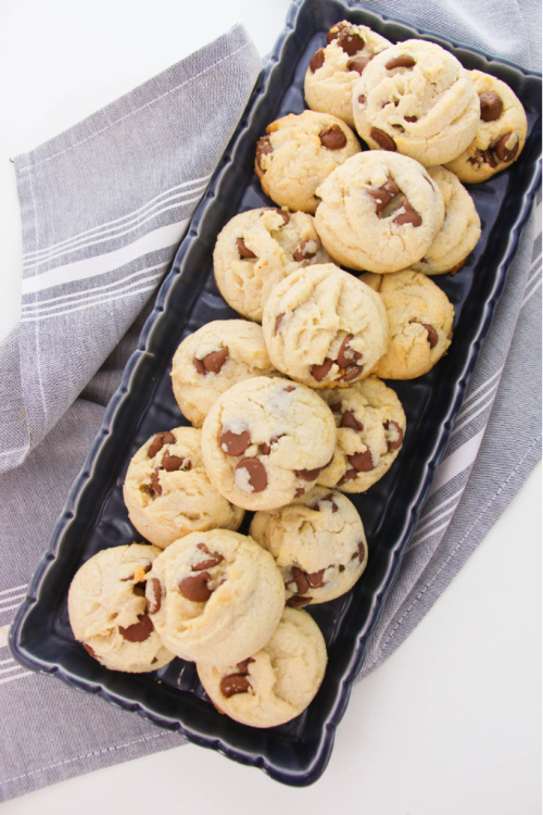 Decadent Easy Chocolate Chip Cookies Recipe- These decadent Amish chocolate chip cookies are a show stopper! They are fluffy, chewy, and utterly irresistible! | #recipes #cookies #dessert #dessertRecipes #ACultivatedNest