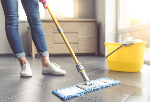 Bathroom Cleaners You Can Make- These incredible DIY bathroom cleaning products are inexpensive, easy to make, and will leave your bathroom fresh and clean! | #homemadeCleaningProducts #diyCleaners #bathroomCleaning #cleaningTips #ACultivatedNest