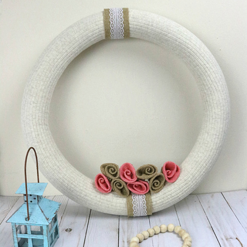 Stunning Rustic Wreath DIY Project- Time to break out the crafting supplies and make this stunning rustic wreath DIY project! It's easy, gorgeous, and uses basic supplies. | #DIY #diyProject #diyWreath #rusticDecor #ACultivatedNest