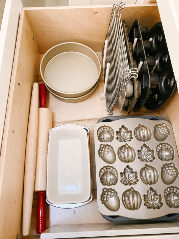 20 Clever Kitchen Drawer Organizers- If you want to be able to find things fast in your kitchen, you need to check out these space saving kitchen drawer organization ideas! | #organizingTips #homeOrganization #kitchenOrganization #organizing #ACultivatedNest