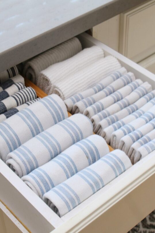 20 Clever Kitchen Drawer Organizers- If you want to be able to find things fast in your kitchen, you need to check out these space saving kitchen drawer organization ideas! | #organizingTips #homeOrganization #kitchenOrganization #organizing #ACultivatedNest