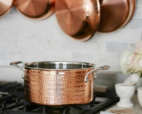 10 Best Cookware Cleaning Tips- Clean up charred food and burned on grease easily with these 10 cookware cleaning tips! These cookware cleaning hacks will leave your cookware looking brand new! | cleaning copper cookware, cleaning stainless steel cookware, cleaning cast iron pans, #cleaningHacks #cleaningTips #cleaning #kitchenCleaning #ACultivatedNest