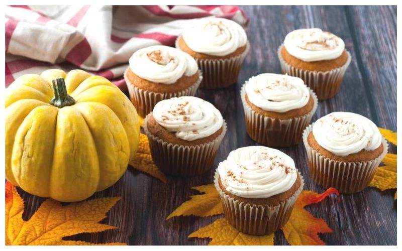 Pumpkin Spice Cupcakes with Cream Cheese Frosting