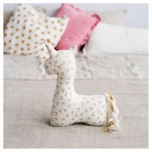 10 Ways to Upcycle Old Pillows and Pillowcases- Don’t throw away those flat, old pillows!Discover genius ways to upcycle old bed pillows into cozy pet beds, plush floor cushions, and even garden kneelers. These budget-friendly DIY projects give your tired bedding a second life while saving you money on home decor and pet supplies. Perfect for a quick weekend project! | #UpcycledHome #OldPillowHacks #DIYPetBed #FrugalLiving #DIYProjects #ACultivatedNest