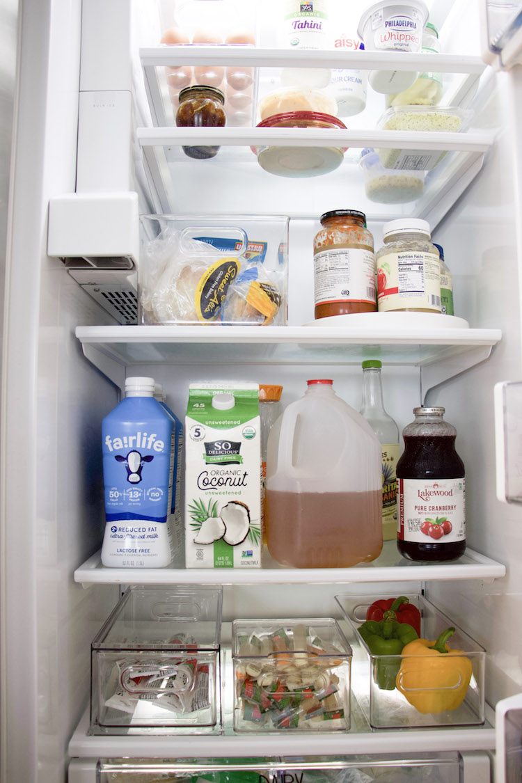 10 Quick and Easy Home Organizing Projects- Think you don't have time to get organized? Think again! These minimalist organizing projects take less than 30 minutes and make a massive impact on your home’s daily flow. From taming the Tupperware cabinet to clearing your digital desktop and streamlining the entryway "drop zone," these bite-sized tasks are perfect for a quick reset. Click to find a project you can finish today! | #HomeOrganization #DeclutteringTips #OrganizingHacks #TidyHome #ACultivatedNest